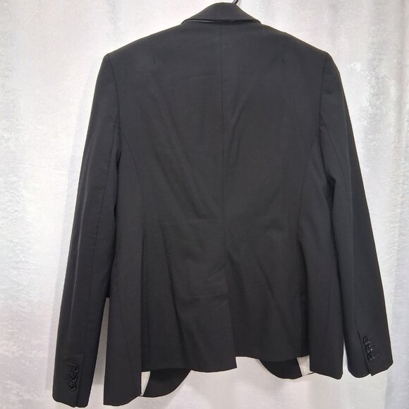4. Banana Republic Blazer (Black, Wool Blend) Size 4 Petite - Picture 3 of 3